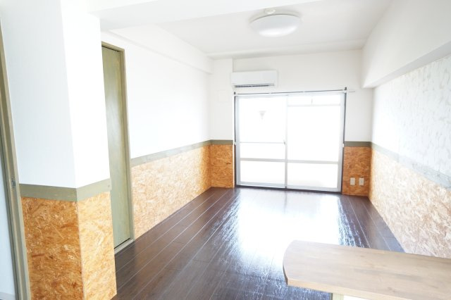 プエンテスールの居間・リビング