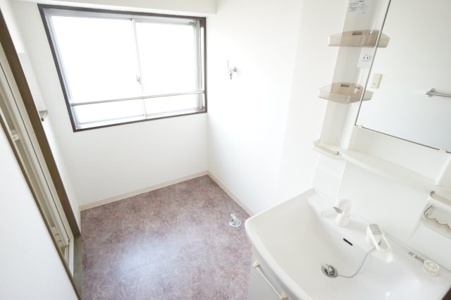 プエンテスールの洗面所