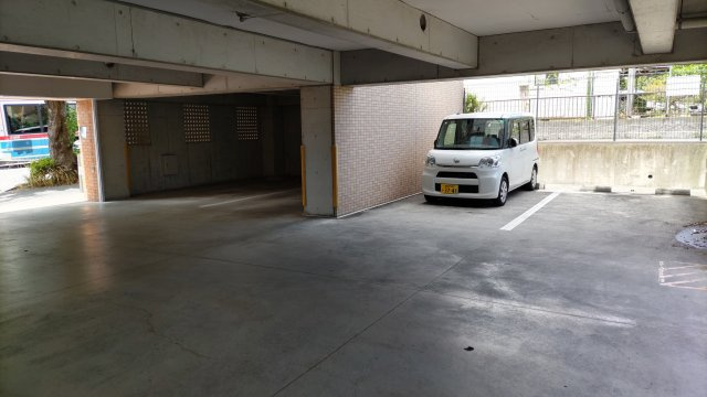 吉井クリニックビルの駐車場|駐車スペースもあります