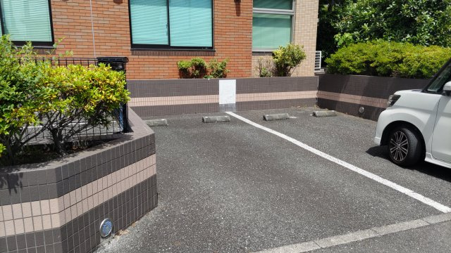 吉井クリニックビルの駐車場|駐車場に車を止められます