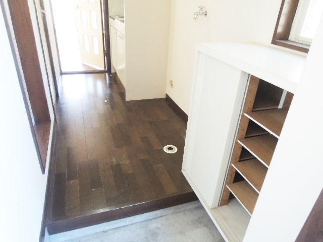 シャルム戸塚の玄関|ゆったりとした玄関です