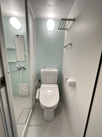 ユナイト和田町スワロフスキーのトイレ|落ち着いた色調のトイレです