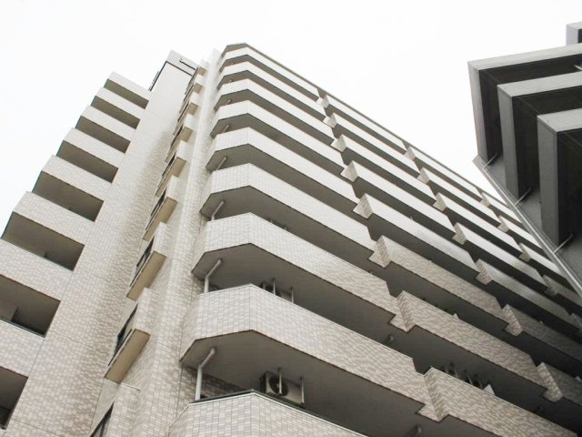 日興パレス横浜西の外観|おしゃれな外観です