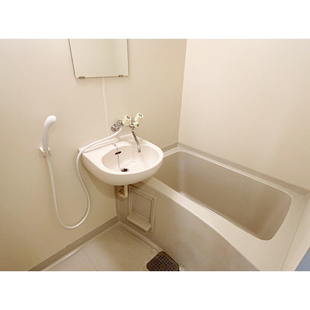 メゾンルシエールの内装|明るい室内です