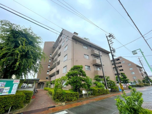  コープ野村新瑞橋B棟の外観