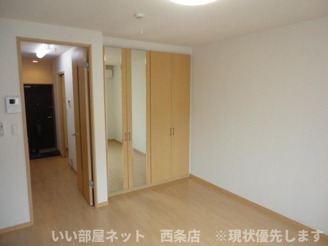 プランドール萩生の洋室