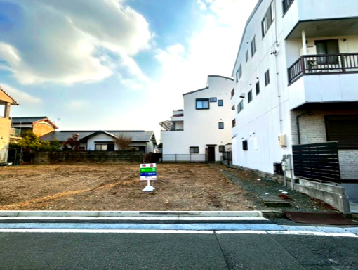 分譲地　豊橋市東田町西郷42番1外【B区画】の前面道路含む現地写真|間口約７．８ｍ