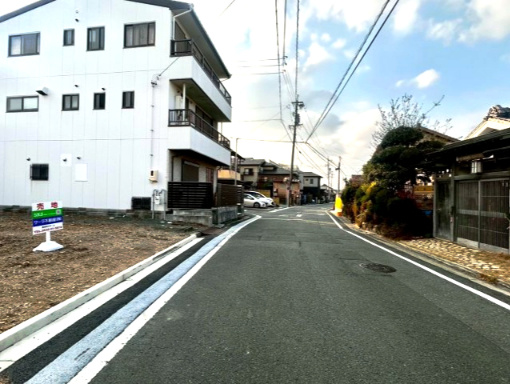 分譲地　豊橋市東田町西郷42番1外【B区画】の前面道路含む現地写真|幅員約６．６ｍです！