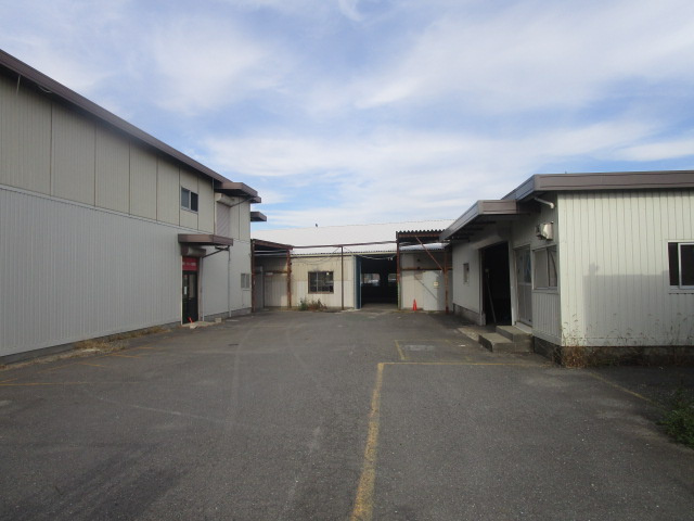 横浜市戸塚区深谷町の倉庫