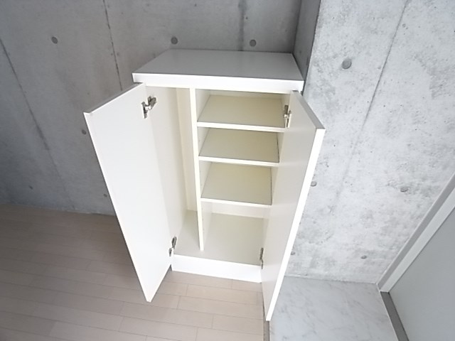 神戸市兵庫区会下山町２丁目の賃貸マンションの収納