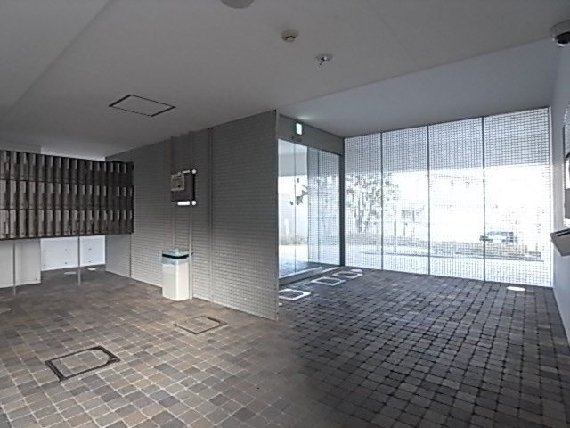 神戸市兵庫区会下山町２丁目の賃貸マンションのロビー