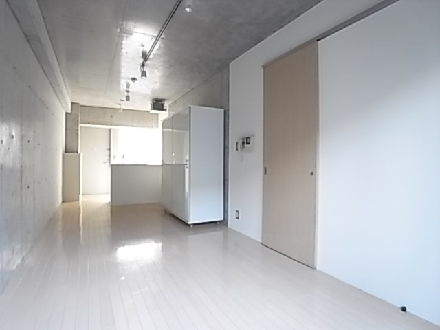 神戸市兵庫区会下山町２丁目の賃貸マンションの居間・リビング