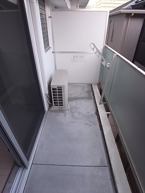 神戸市兵庫区会下山町２丁目の賃貸マンションのバルコニー