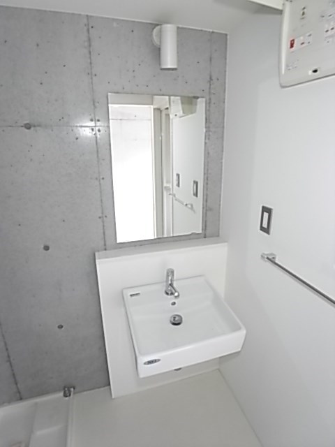 神戸市兵庫区会下山町２丁目の賃貸マンションの洗面所