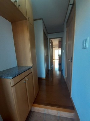 【玄関】 | サンリット沢渡 | シンプルで使いやすい玄関です