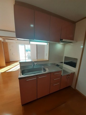 【キッチン】 | サンリット沢渡 | コンパクトなキッチンで掃除もラクラク