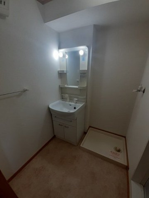 【洗面所】 | サンリット沢渡 | 使いやすい洗面所です