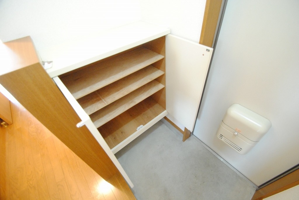 M N R KOKUBU（エムエヌアールコクブ）【キャッシュバック対象】の玄関|きれいな玄関です