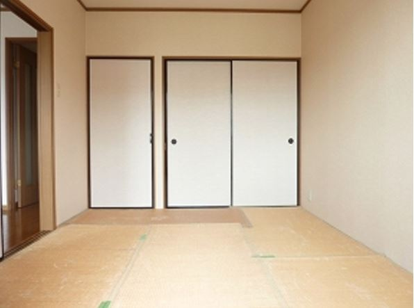 M N R KOKUBU（エムエヌアールコクブ）【キャッシュバック対象】の和室|落ち着いた雰囲気の和室付きです