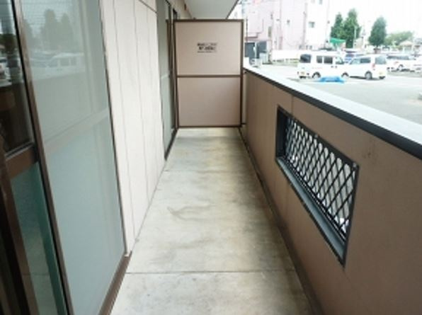 M N R KOKUBU（エムエヌアールコクブ）【キャッシュバック対象】のバルコニー|暖かな日差しのふりそそぐバルコニー