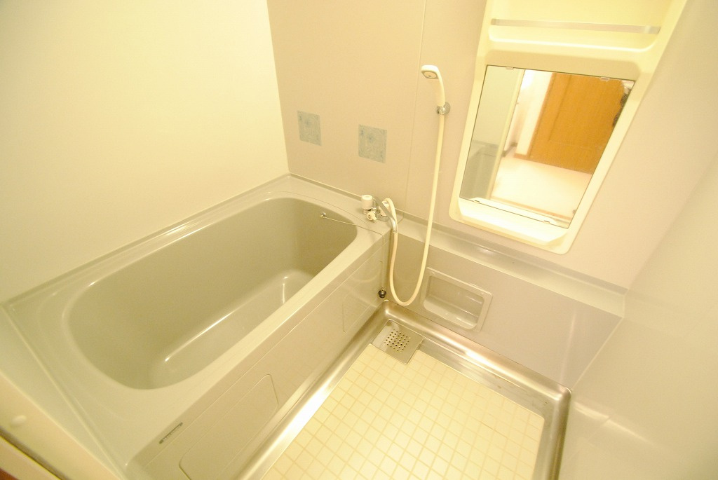 M N R KOKUBU（エムエヌアールコクブ）【キャッシュバック対象】の浴室|お風呂です