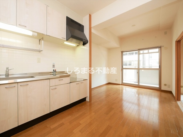 グラマシー立売堀の居間・リビング