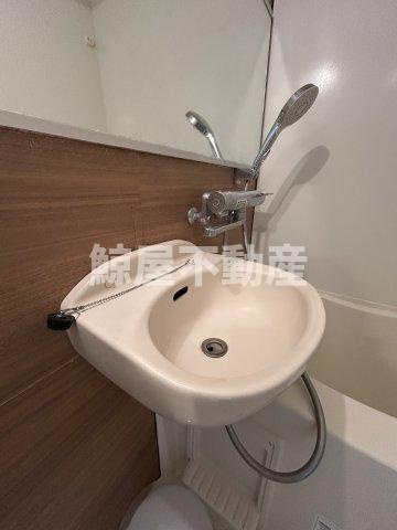 CITY SPIRE新富町の洗面所|明るい洗面所です