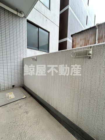 CITY SPIRE新富町のバルコニー|外からの目が気にならないバルコニーで洗濯物が干せます