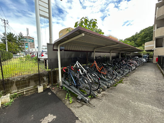 ダイアパレスアプティ八乙女中央の駐輪場