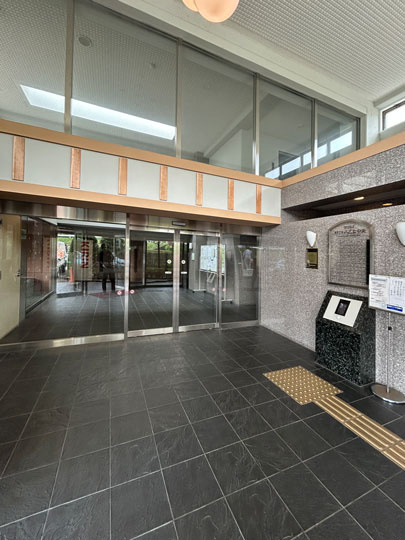 ダイアパレスアプティ八乙女中央のエントランス