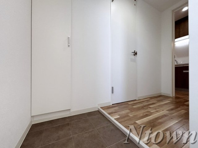 【玄関】 | Katze志賀本通(カッツェシガホンドオリ) | 収納もある玄関です