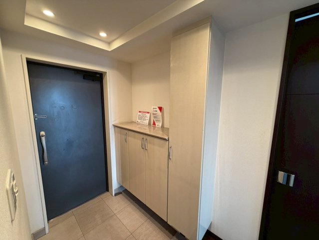 ザ・シーズンズD棟の玄関|ゆったりとした広さと清潔感のある玄関！