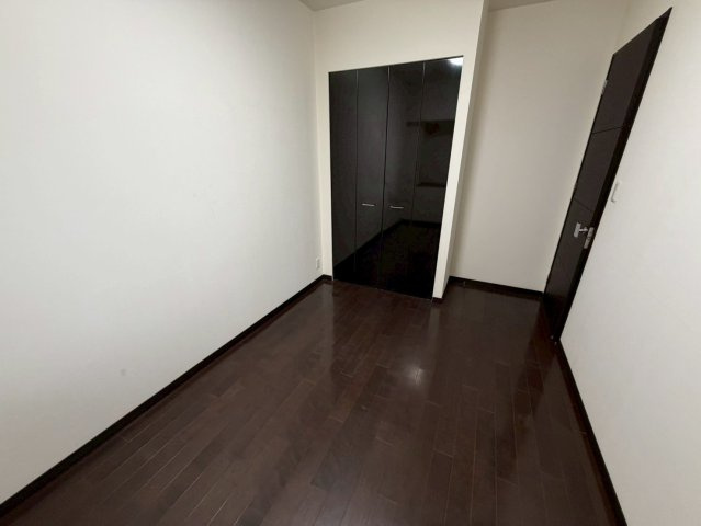 ザ・シーズンズD棟の玄関