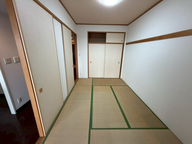 ザ・シーズンズD棟の和室|お子様の遊び場、お昼寝スペースなど、様々な用途としてお使いいただけます♪