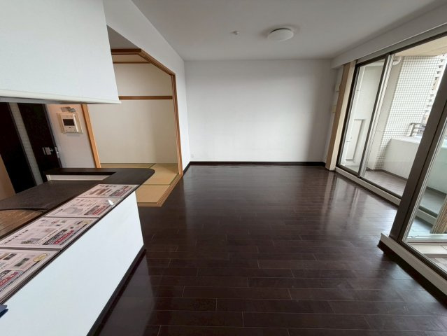 ザ・シーズンズD棟のキッチン|広々ゆったりした空間で家族の憩いの場に最適なリビング♪