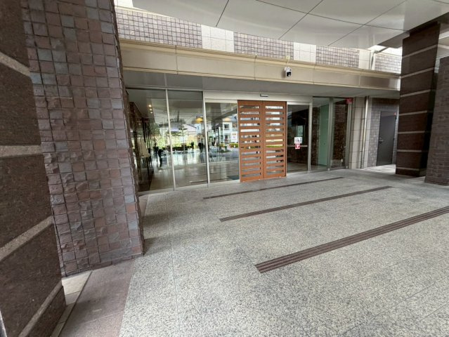 ザ・シーズンズD棟のエントランス