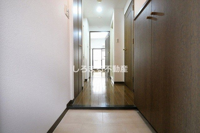 ユニーブル靭公園の玄関