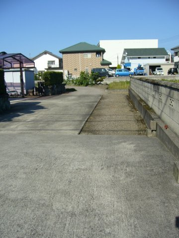 喜光地町1丁目　売土地の前面道路含む現地写真