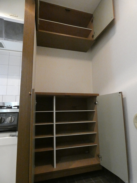 ヴェルドミール桜上水の玄関|下駄箱