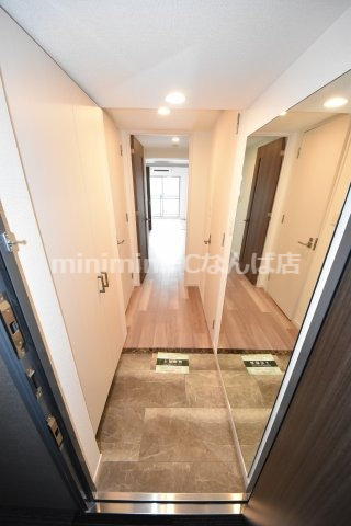 RISING Maison 本町橋の玄関