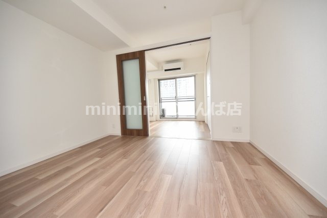 RISING Maison 本町橋の居間・リビング