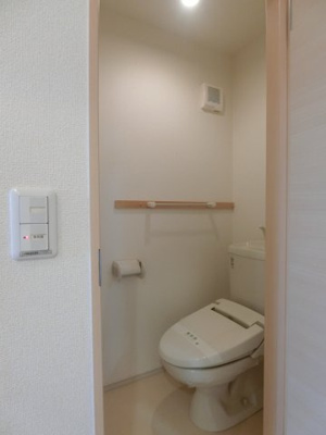 【トイレ】 | ＬＡＰＩＮＥ（ラピーヌ）Ａ | イメージ201号室の写真