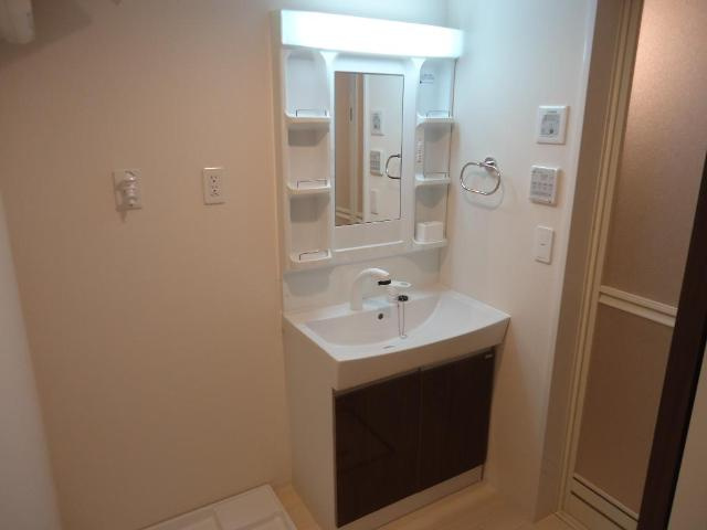 アルベロ　フィオーレの独立洗面台|洗髪洗面化粧台