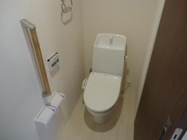 アルベロ　フィオーレのトイレ|シャワー付トイレ