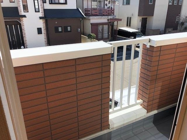 神戸市北区鈴蘭台北町６丁目のアパートのバルコニー