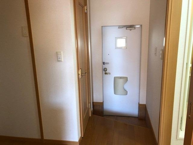 神戸市北区鈴蘭台北町６丁目のアパートの玄関