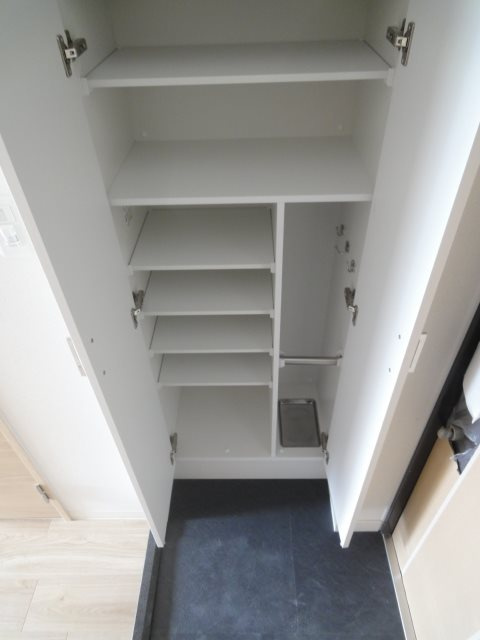 ファステート神戸アモーレの玄関