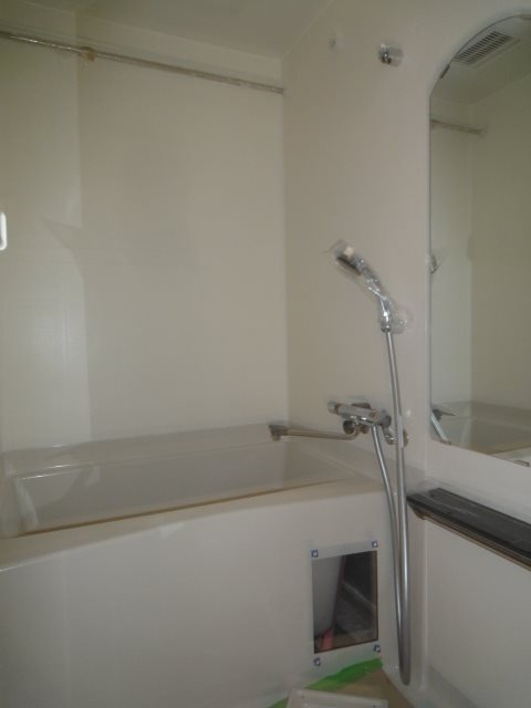 ファステート神戸アモーレの浴室