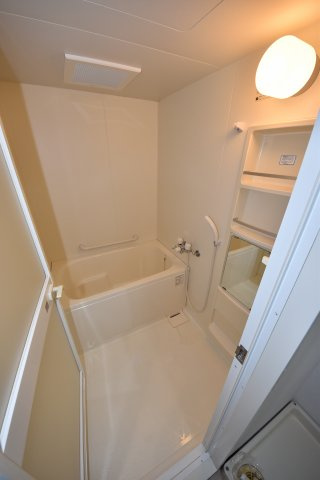 グラマシー立売堀の浴室