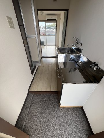 津山市山北　アパートの玄関